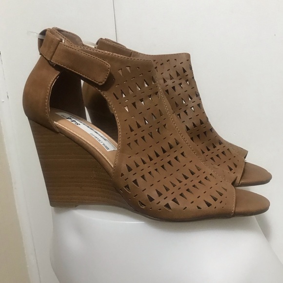 Metaphor Shoes - Metaphor Brown Wedge Sandals Size 9M